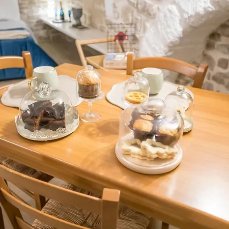 Charmeroom Dimora D'incanto Bed & Breakfast 4*